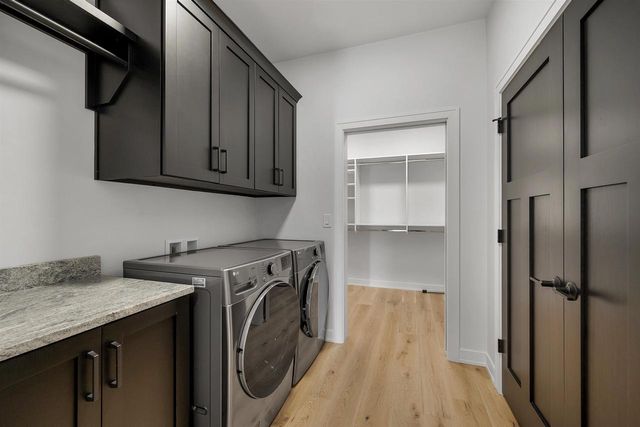 396 ALDON CIRCLE, Green Bay, WI 54304