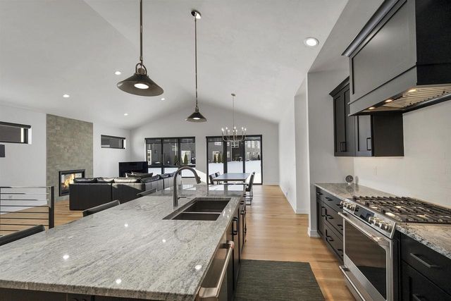 396 ALDON CIRCLE, Green Bay, WI 54304