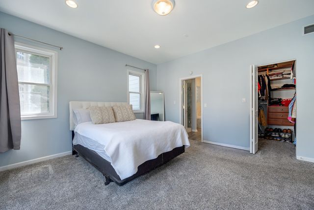 3041 N CALIFORNIA Avenue 1, Chicago, IL 60618