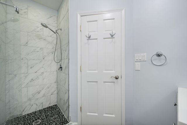 3041 N CALIFORNIA Avenue 1, Chicago, IL 60618