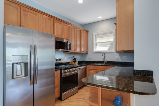 3041 N CALIFORNIA Avenue 1, Chicago, IL 60618