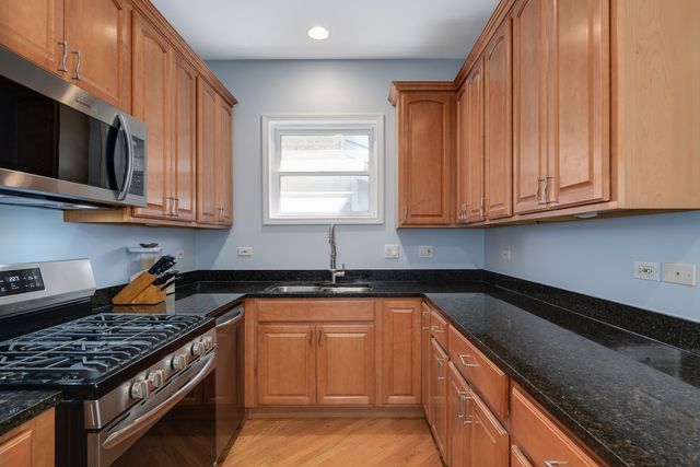 3041 N CALIFORNIA Avenue 1, Chicago, IL 60618