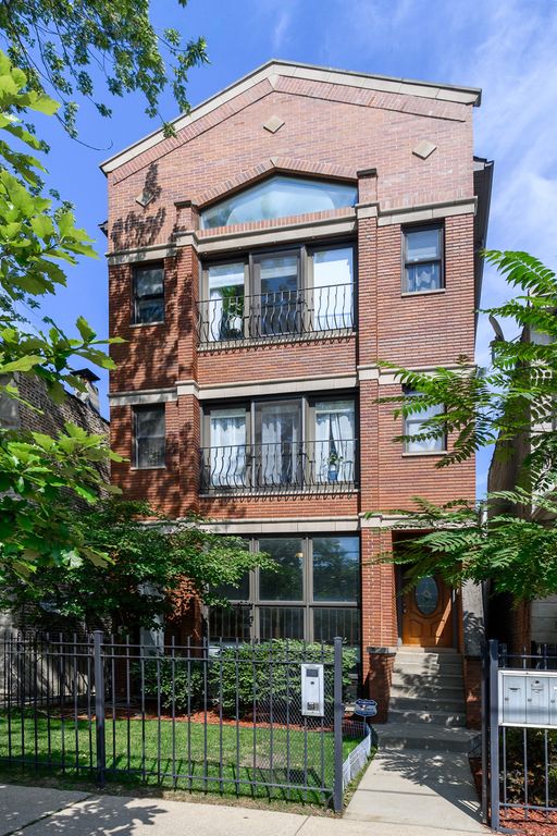 3041 N CALIFORNIA Avenue 1, Chicago, IL 60618