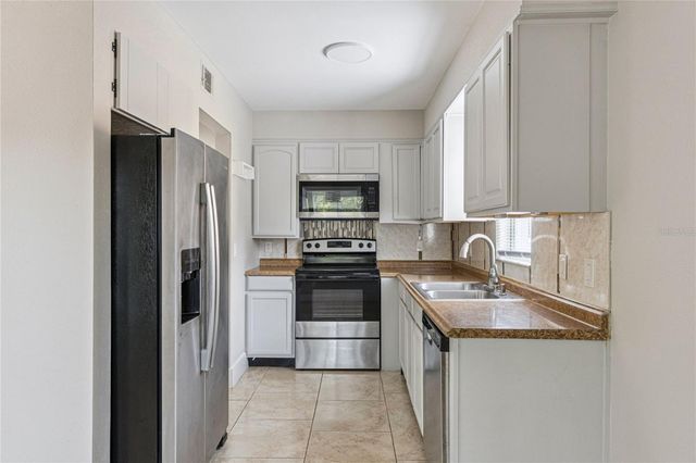 46 N FAIRFAX AVENUE 40, Winter Springs, FL 32708