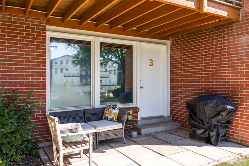 Image 2 of property listing at 370 W 800 N #3, Salt Lake City, UT 84103
