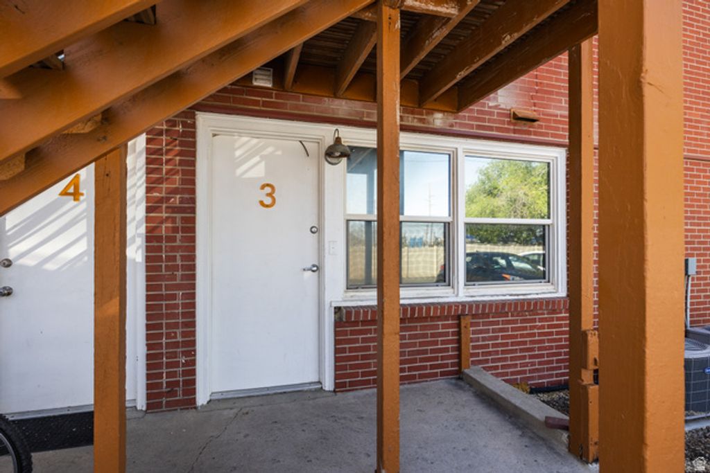 Image 21 of property listing at 370 W 800 N #3, Salt Lake City, UT 84103