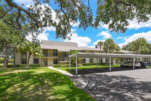 20 Plantation Drive 101, Vero Beach, FL 32966
