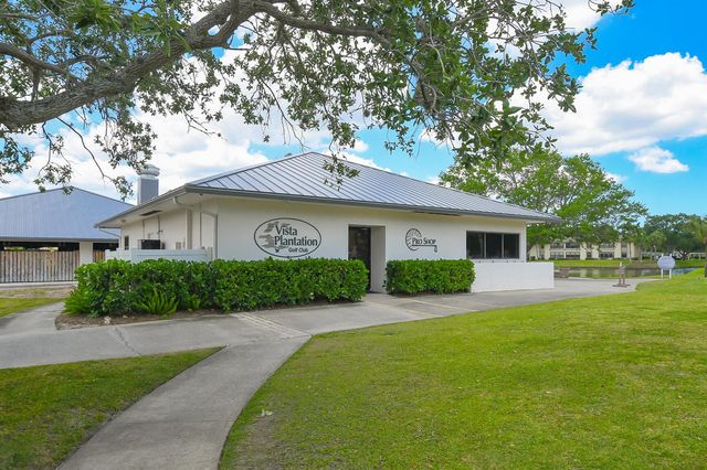20 Plantation Drive 101, Vero Beach, FL 32966