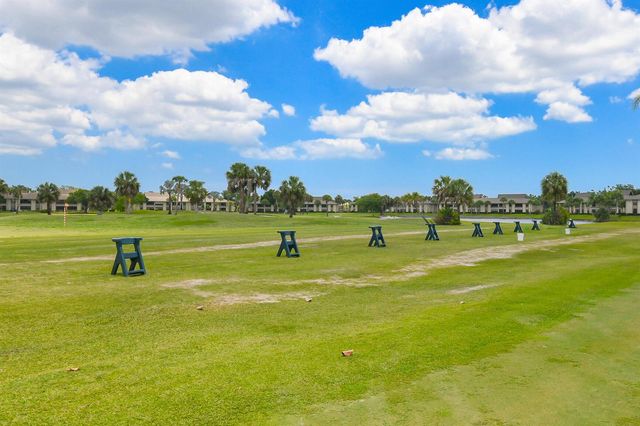 20 Plantation Drive 101, Vero Beach, FL 32966