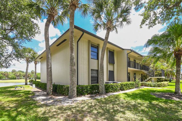 20 Plantation Drive 101, Vero Beach, FL 32966