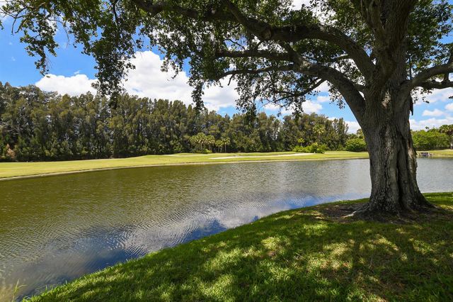 20 Plantation Drive 101, Vero Beach, FL 32966