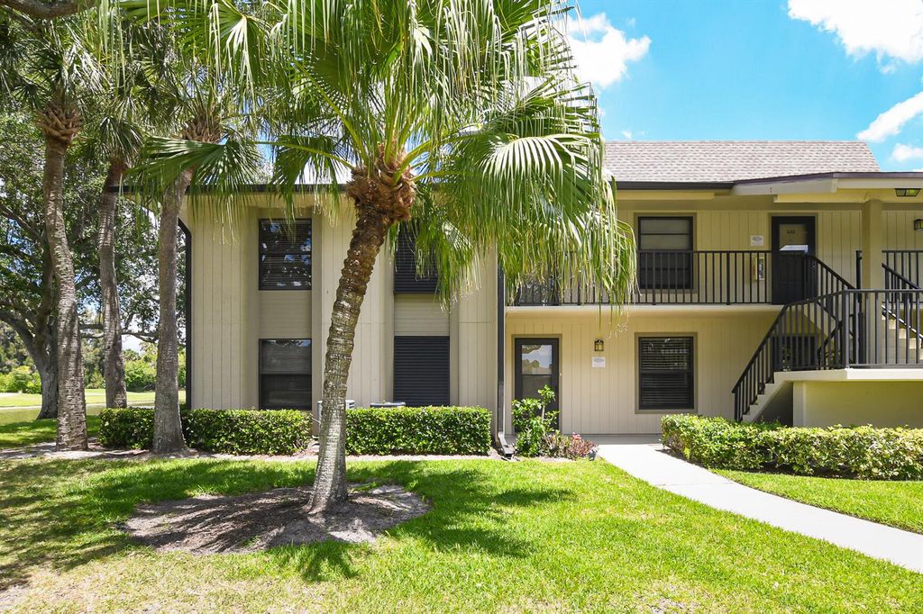 20 Plantation Drive 101, Vero Beach, FL 32966