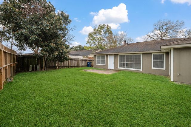 7618 Breda Drive, Baytown, TX 77521