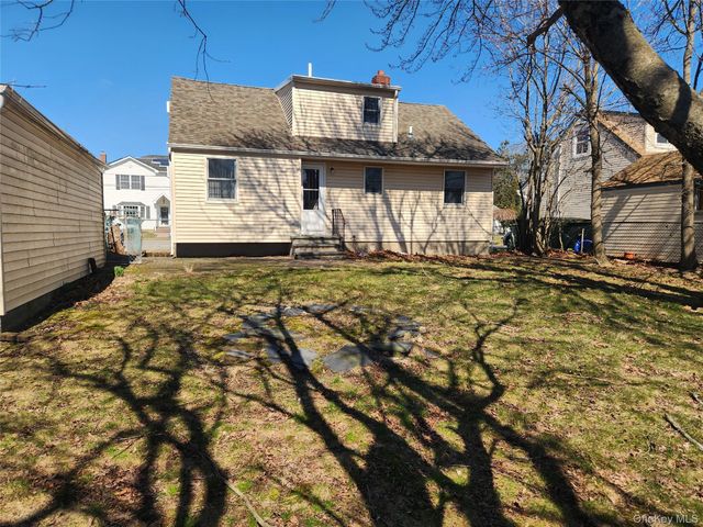 610 Bermuda Road, West Babylon, NY 11704