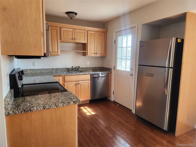 610 Bermuda Road, West Babylon, NY 11704