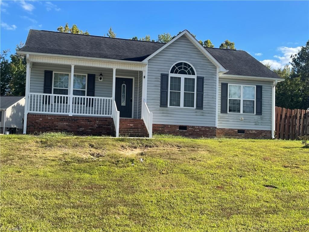 2 Horizon Circle, Thomasville, NC 27360