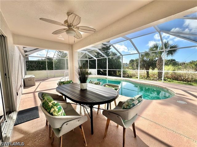 9808 Gladiolus Bulb LOOP, Fort Myers, FL 33908