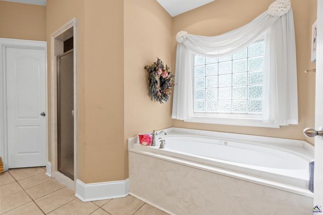 110 Glenda Drive, Bonaire, GA 31005