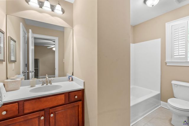 110 Glenda Drive, Bonaire, GA 31005