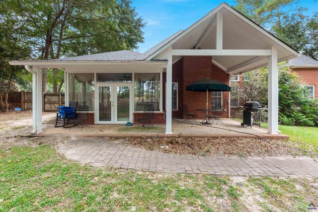 110 Glenda Drive, Bonaire, GA 31005