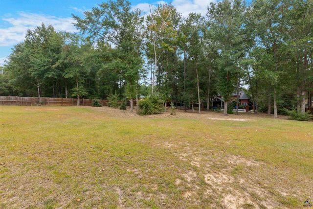 110 Glenda Drive, Bonaire, GA 31005