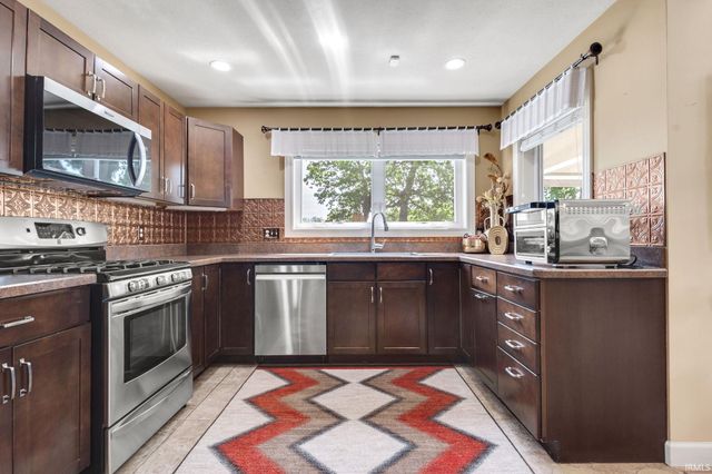10478 Jefferson Road, Osceola, IN 46561