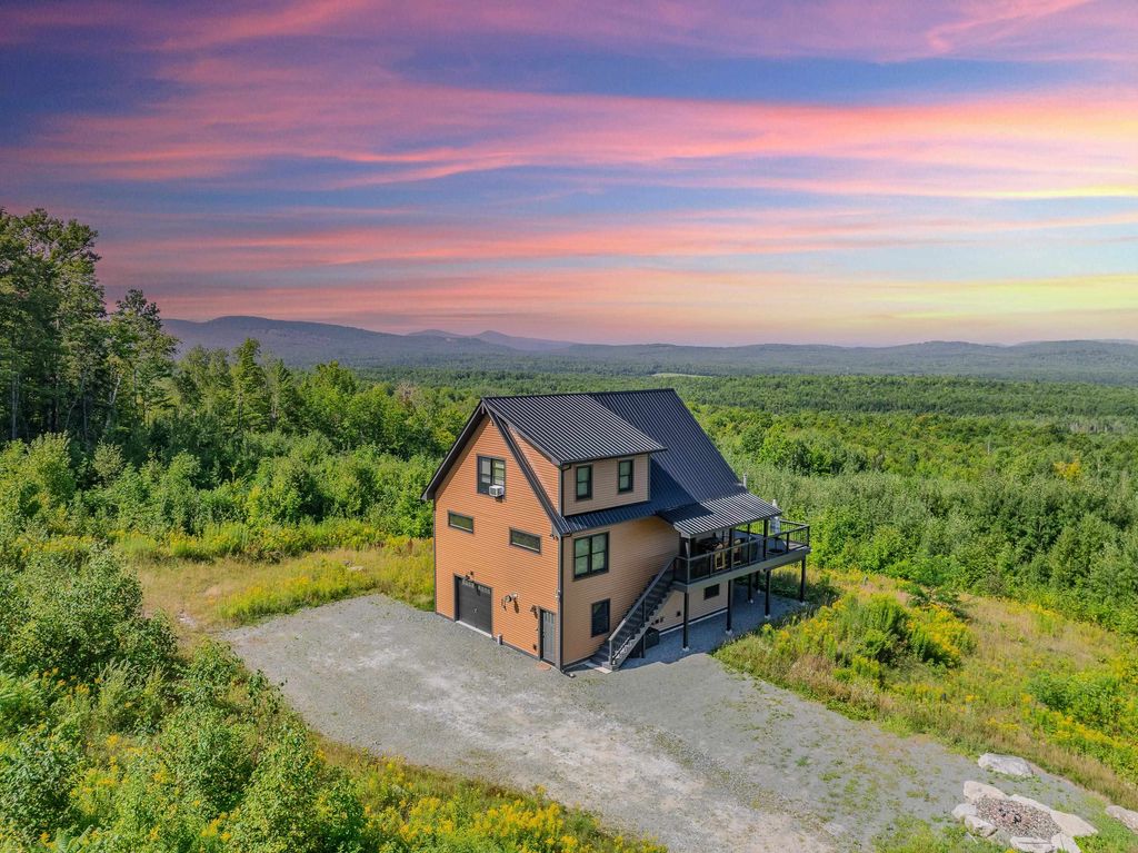 28 Billbarb Road, Carroll, NH 03598