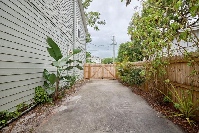 7306 S MASCOTTE STREET, Tampa, FL 33616