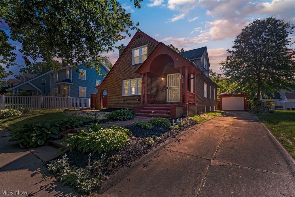 650 S Sunset View Drive, Akron, OH 44320