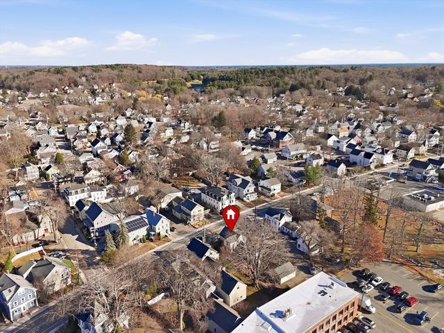 118 Elm St, Amesbury, MA 01913