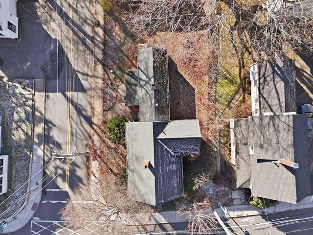 118 Elm St, Amesbury, MA 01913