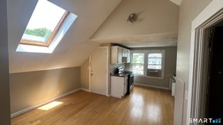 40 Quaker Lane South, West Hartford, CT 06119