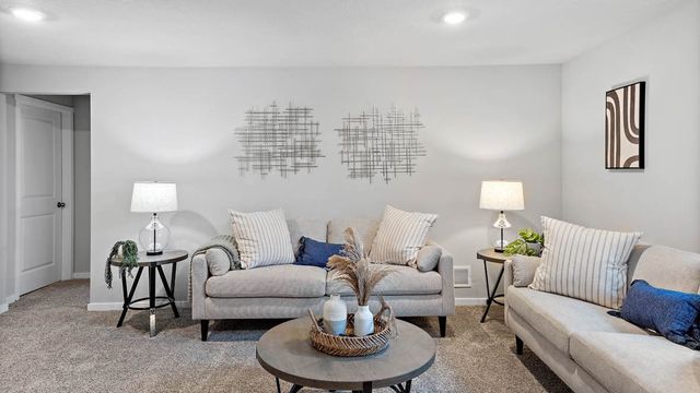 704 E Trail Ridge Place, Indianola, IA 50125