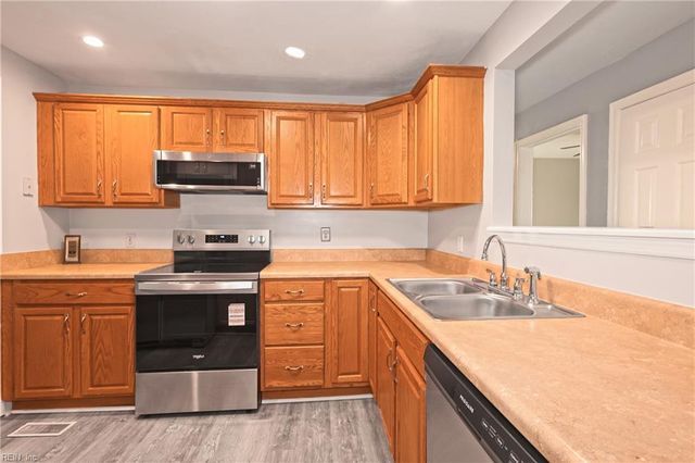 211 Jacquelyn DR, Portsmouth, VA 23701