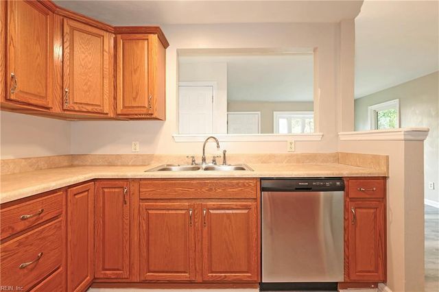 211 Jacquelyn DR, Portsmouth, VA 23701