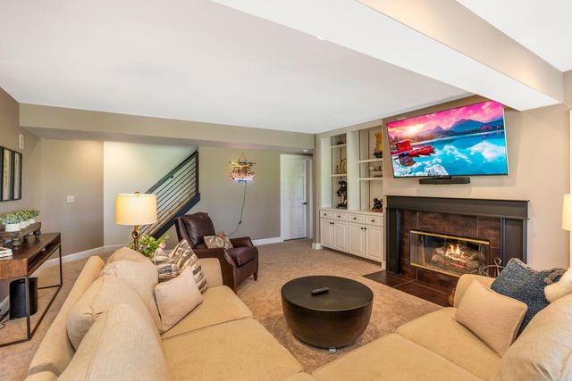 9927 Gleneagle Place, Powell, OH 43065
