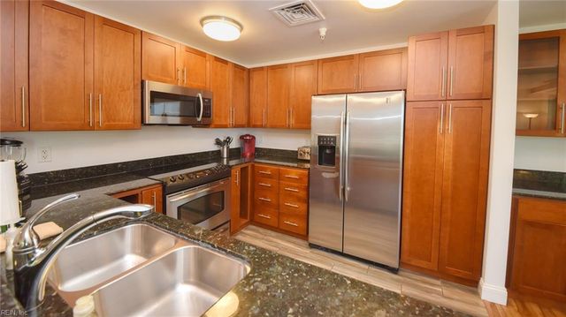 3700 Sandpiper Rd Apt 115, Virginia Beach, VA 23456