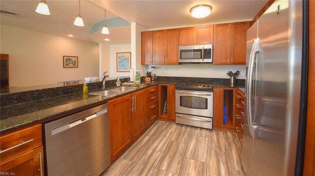 3700 Sandpiper Rd Apt 115, Virginia Beach, VA 23456