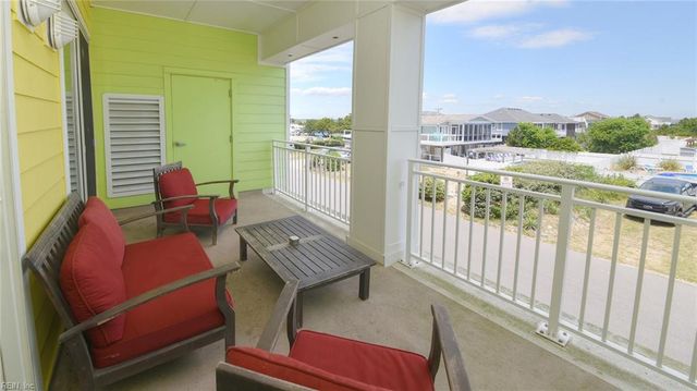 3700 Sandpiper Rd Apt 115, Virginia Beach, VA 23456
