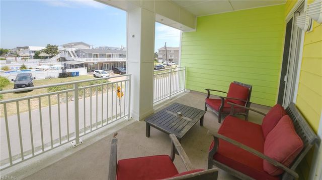 3700 Sandpiper Rd Apt 115, Virginia Beach, VA 23456