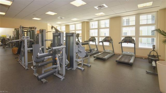 3700 Sandpiper Rd Apt 115, Virginia Beach, VA 23456