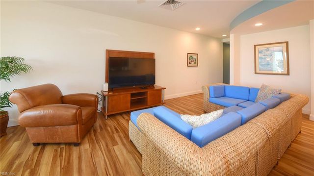 3700 Sandpiper Rd Apt 115, Virginia Beach, VA 23456