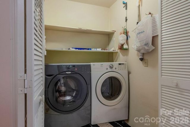 200 Mica Circle, Franklin, NC 28734