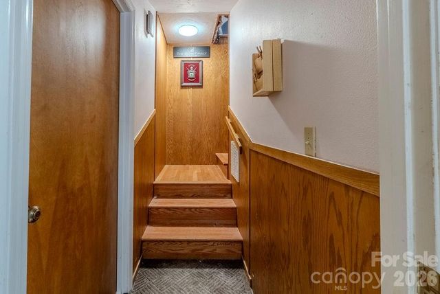 200 Mica Circle, Franklin, NC 28734