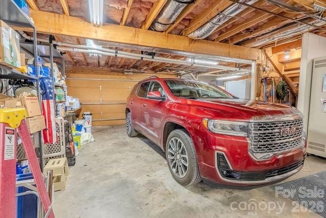 200 Mica Circle, Franklin, NC 28734