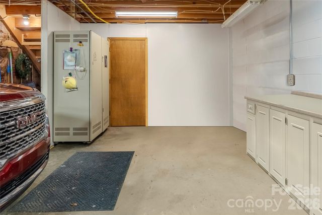 200 Mica Circle, Franklin, NC 28734