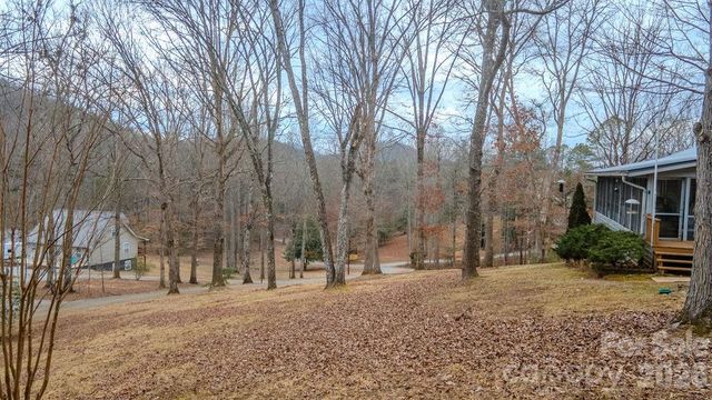 200 Mica Circle, Franklin, NC 28734