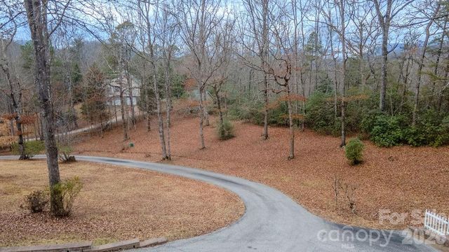 200 Mica Circle, Franklin, NC 28734