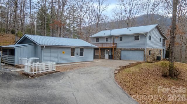 200 Mica Circle, Franklin, NC 28734