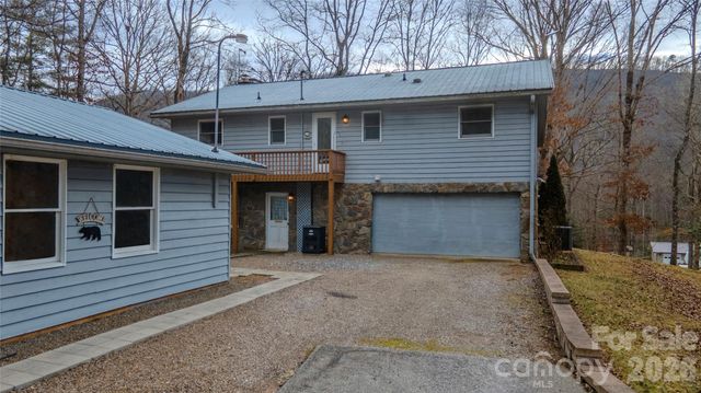 200 Mica Circle, Franklin, NC 28734